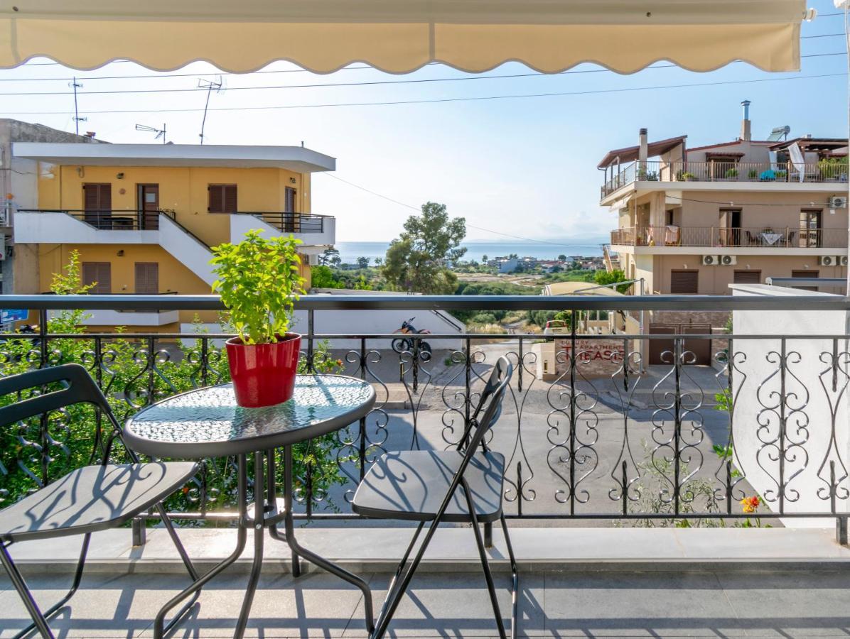 The Family Apartment Neos Marmaras